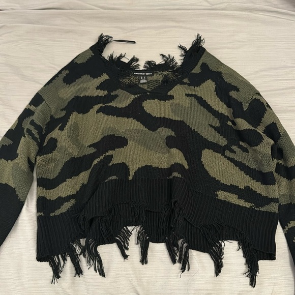 Cropped sweater - Picture 1 of 3